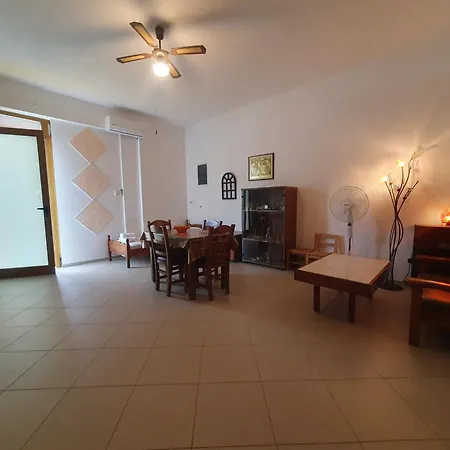 Zoe's Delta Apartamento *