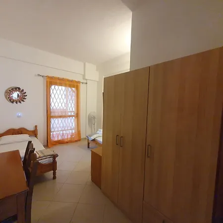 Zoe's Delta Skiathos